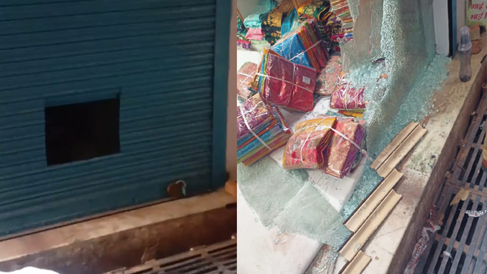 Kanpur: Eight lakh rupees stolen by cutting shutters with gas cutters in cloth market