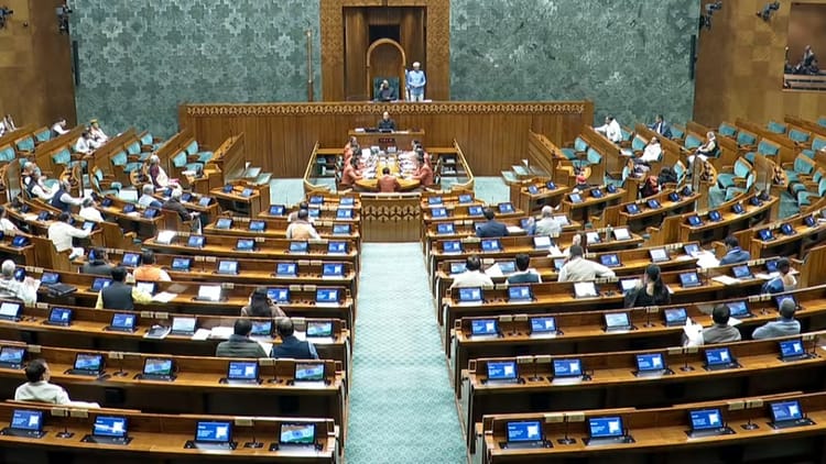 VB-G RAM G Bill: नाम बदलने से लेकर फंडिंग तक...हर मोर्चे पर तकरार; 14 घंटे की बहस में आमने-सामने BJP और विपक्ष