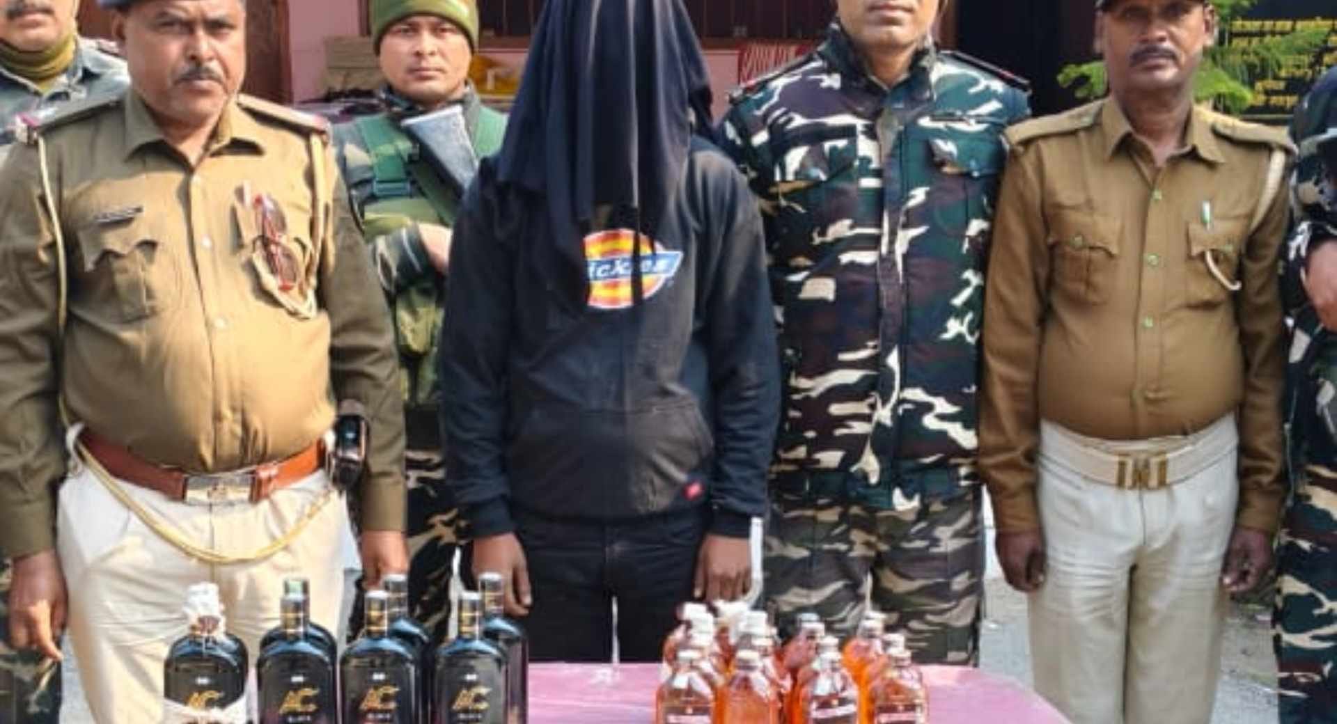 लिस–SSB ने अवैध हथियार, भारी गांजा व शराब के साथ तस्कर को दबोचा
