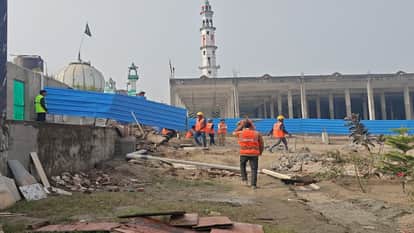 Rudrapur administration freed 8 acres of government land in Kheda from encroachment