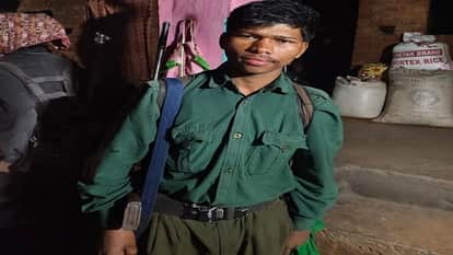 Major blow to Naxalism 12 Maoists including Ramdher who carried a reward of one crore rupees surrender MMC zon