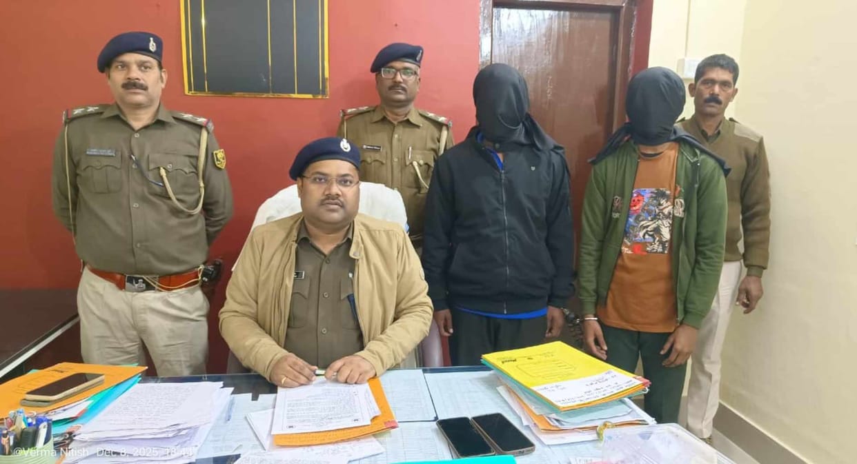 vaishali kathara police foils petrol pump robbery plan two arrested with illegal weapons