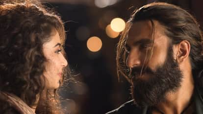 Ranveer Singh Sara Arjun 20 Year Age Gap Was Required In Dhurandhar Says Mukesh Chhabra