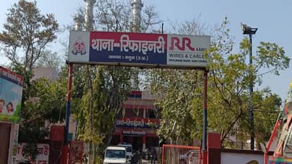 Silver Heist in Broad Daylight One Robber Caught by Public Two Flee