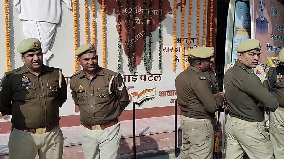 UP: CM Yogi Adityanath has arrived in Moradabad and is holding meeting officials and public representatives