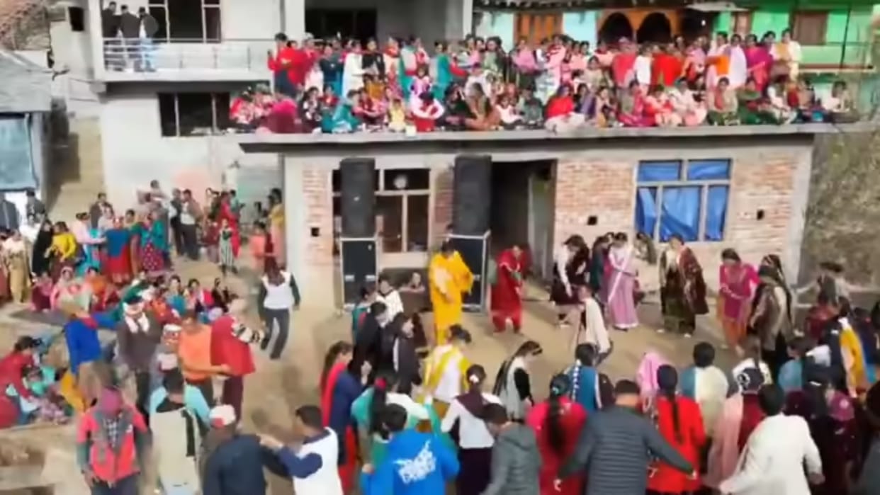 Roof collapses at Himachal wedding devastating dancing and singing crowds video of the accident is terrifying