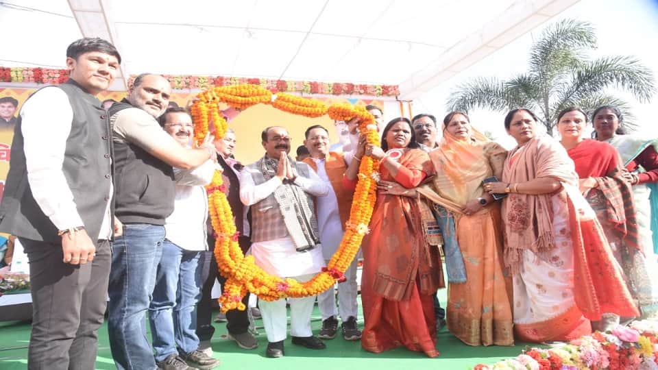 डिप्टी सीएम अरुण साव व अन्य