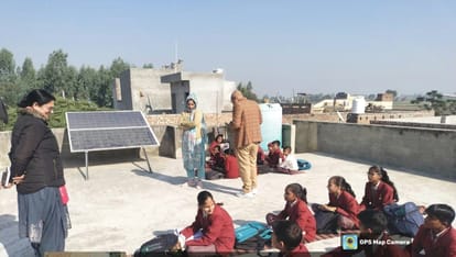 CM Flying raid on non-recognized private school in Madanpura, Hisar, classes were going on till 10th standard.