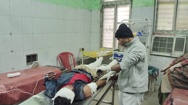 Bihar Accident: वैशाली में बस–टेंपो की भिड़ंत, तीन की मौत, आठ लोग हुए घायल; घटनास्थल पर अफरातफरी