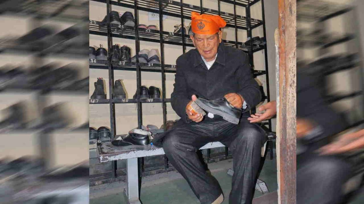 Congress leader Harish Rawat offered an apology at gurdwara for colleague Harak Singh statement mistake