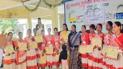 Tribal Pride Year program held with great fanfare students showed enthusiasm and pledged to preserve their cul