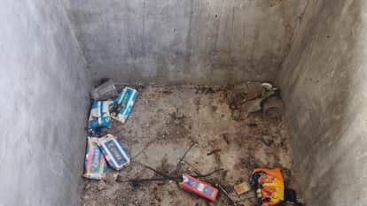 Jhansi: Garbage disposal centers in Mauranipur block are becoming garbage