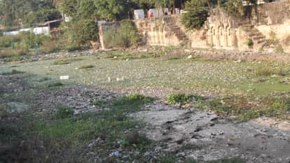 Jhansi: Municipal Corporation Ward 33... difficult to pass through Murga Fish Market, roads damaged