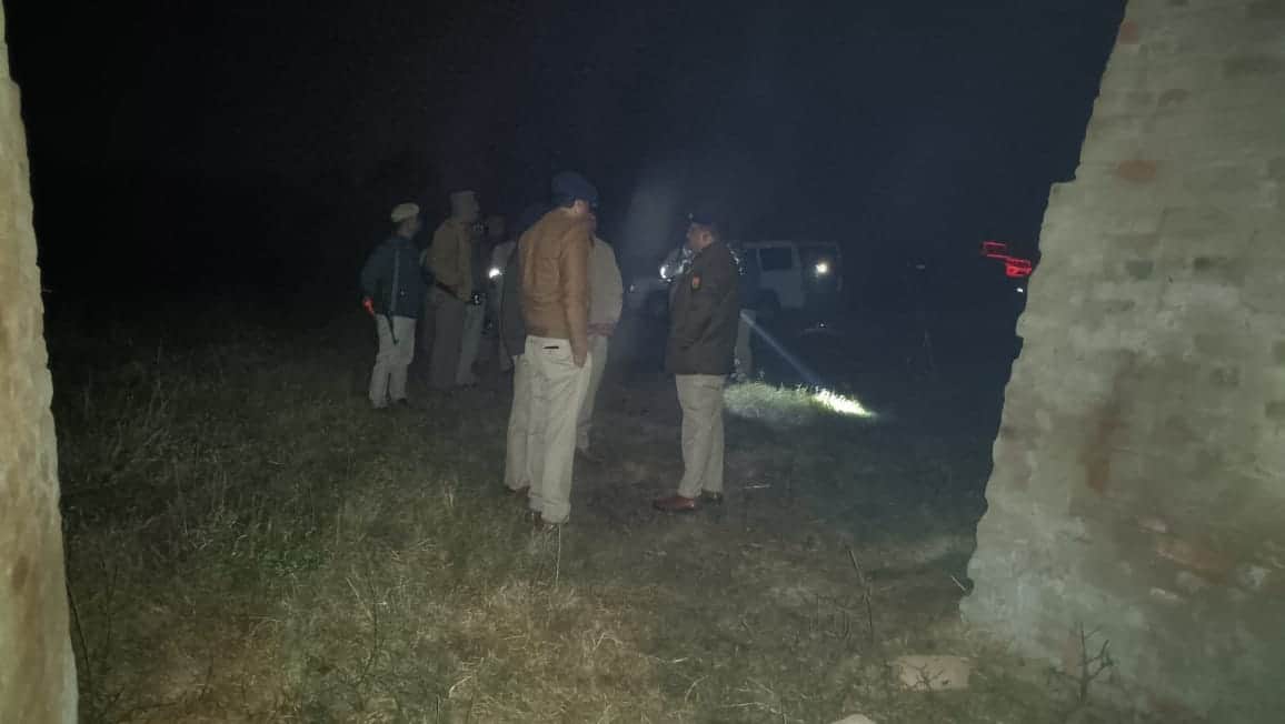 मौके पर मौजूद पुलिस