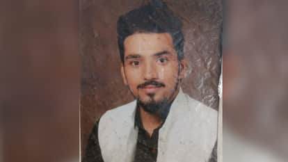 young man committed suicide after accuses of wife and her lover in video in varanasi