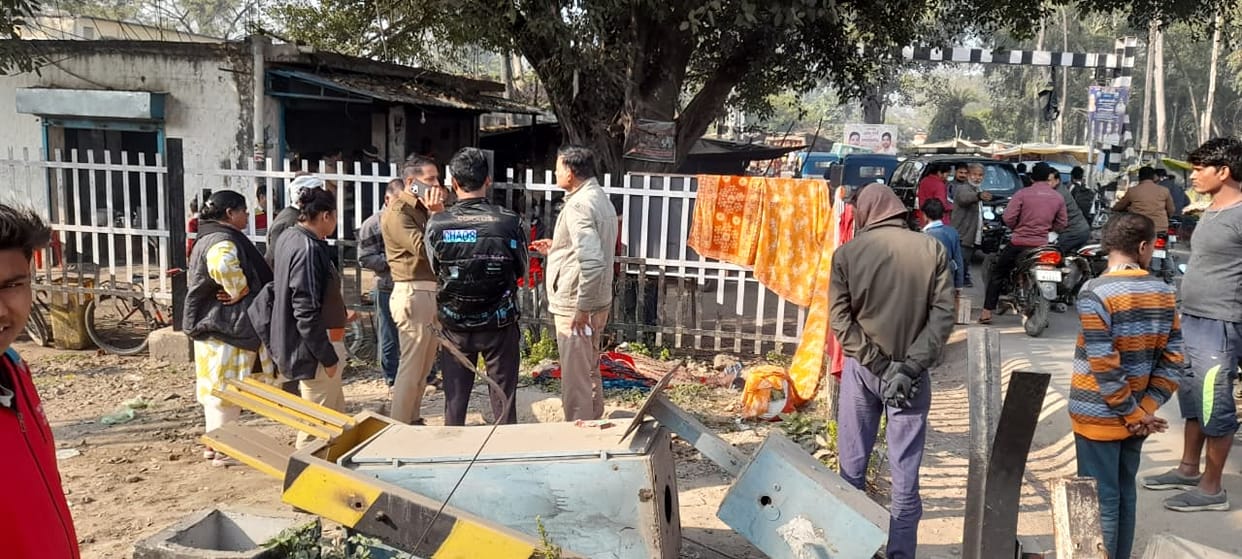 Mohanlalganj: Dead body of elderly woman found lying on the roadside