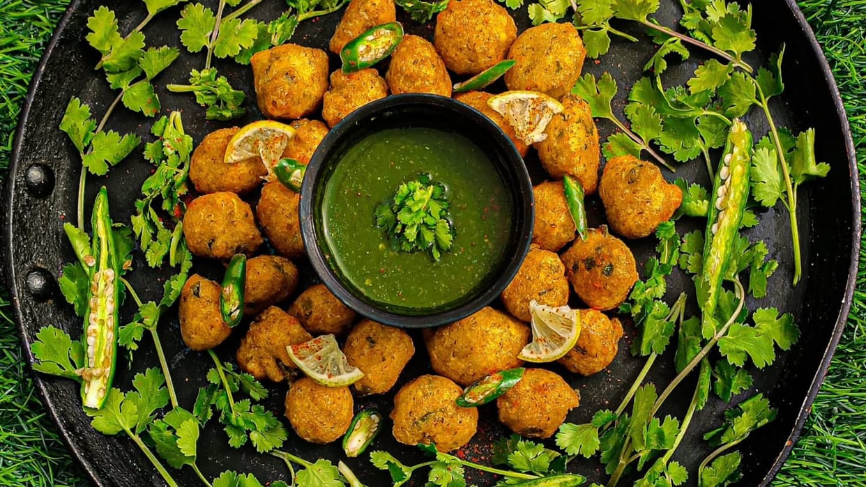 Moong Dal Pakode Recipe in Hindi Try Instant Moong Dal Ke Pakode At Home