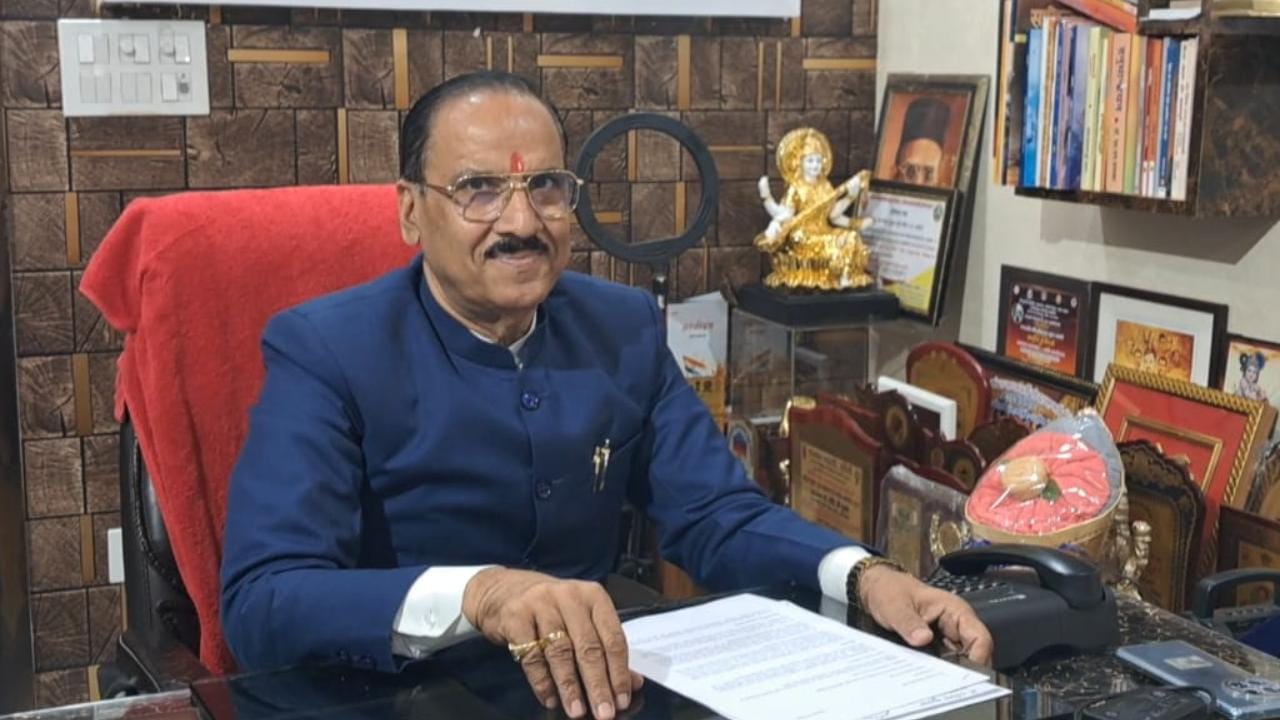 Jhansi: BJP minister lost his post for making Vande Mataram compulsory in schools