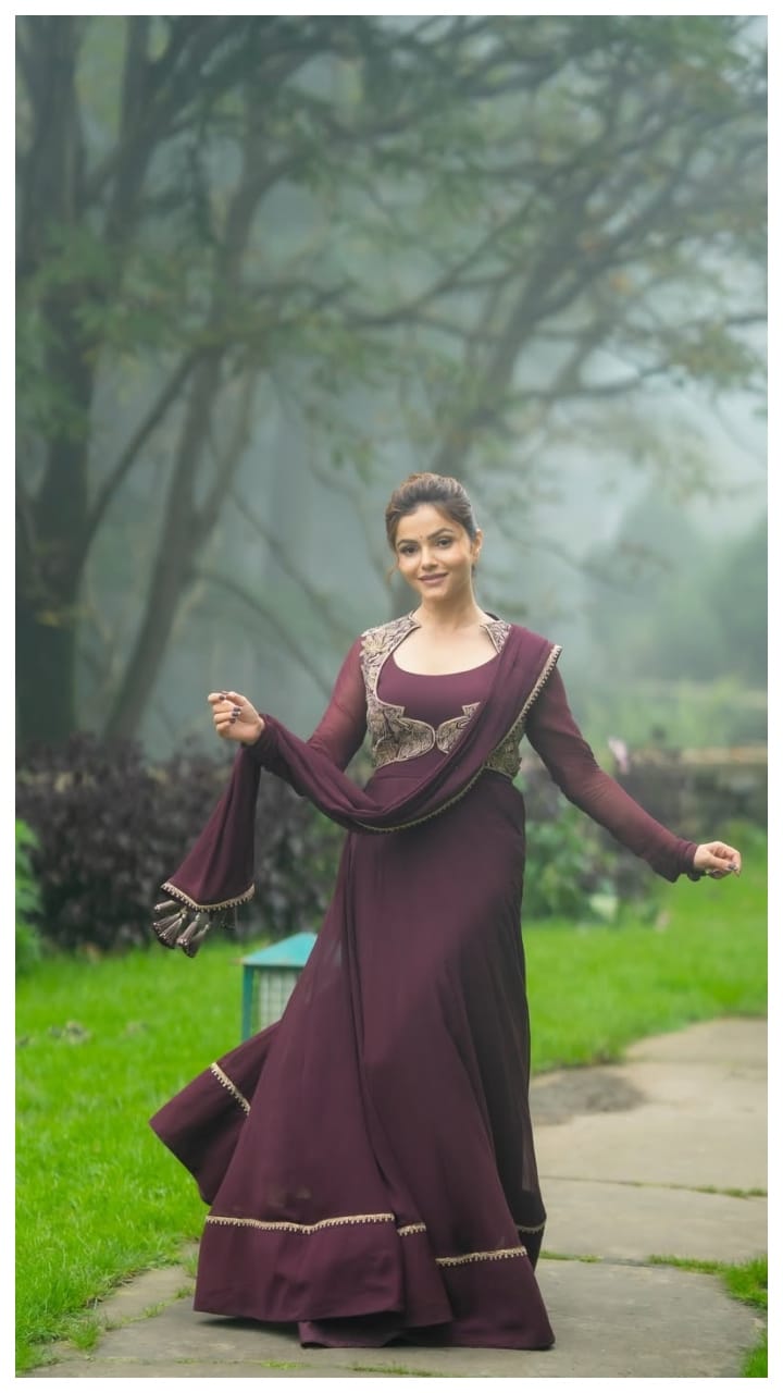 रुबीना दिलैक ने करवाया पहाड़ो में जबरदस्त फोटो शूट