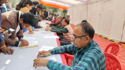 Kashi MP Rojgar Mahakumbh 300 companies set up camps to provide employment to 20,000 youth in Varanasi