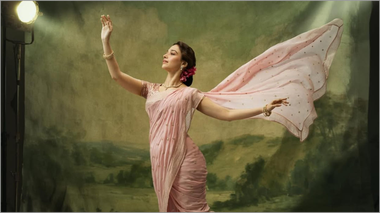 Tamannaah Bhatia Look Out From Siddhant Chaturvedi Starrer V Shantaram She Is Playing Jayashree