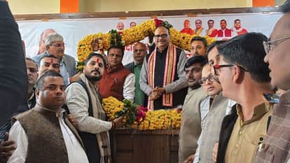 Deputy CM Brajesh Pathak comment on Rahul Gandhi foreign journey