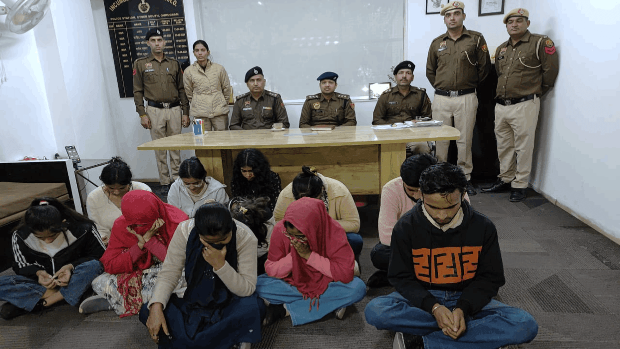 fake loan call center busted in Gurugram and 13 people arrested