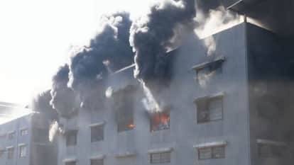 Gujarat Fire Update: Raj Textile Market in Surat Catches Massive Fire Tenders Rushed to Site