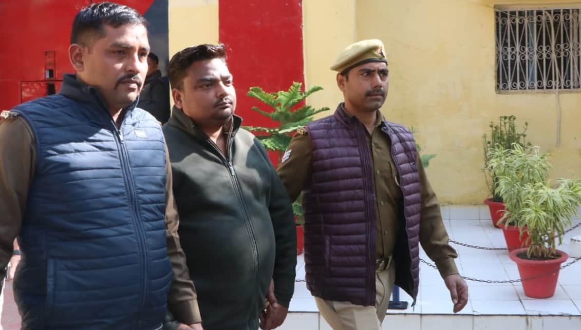 Kanpur Ravindranath Soni revealed secrets Rs 1.5 crore deal with Sonu Sood disclosed 33 accounts four partners