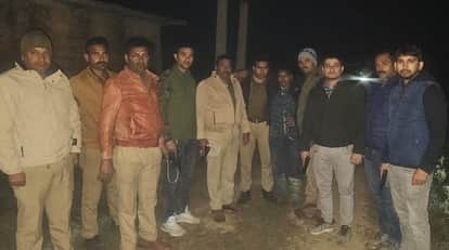 Farrukhabad Accused of stealing oil from transformer injured in  encounter shot in leg three escaped