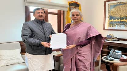 MP Sikandar Kumar met the Union Finance Minister and demanded branches of nationalized banks for remote areas.