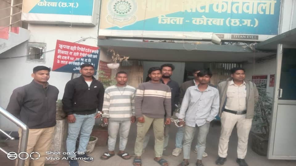 पुलिस की गिरफ्त में आरोपी