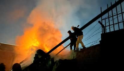 West Bengal explosion occurred at a firecracker factory in South 24 Parganas Updates News In Hindi