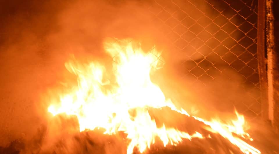 Fire Erupts in Rubber Sheet Factory After Power Line Stays Live; Multiple Blasts Reported in Agra