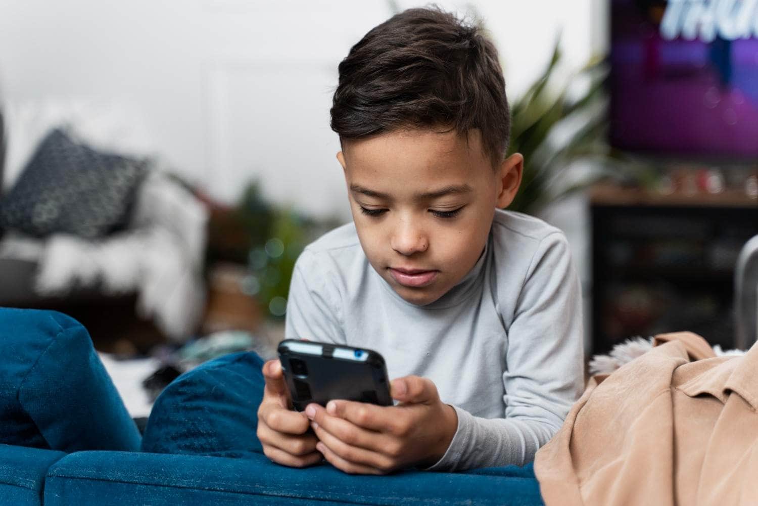 Social media exposure impacts children  neurodevelopment,  confirming ADHD symptoms long term study