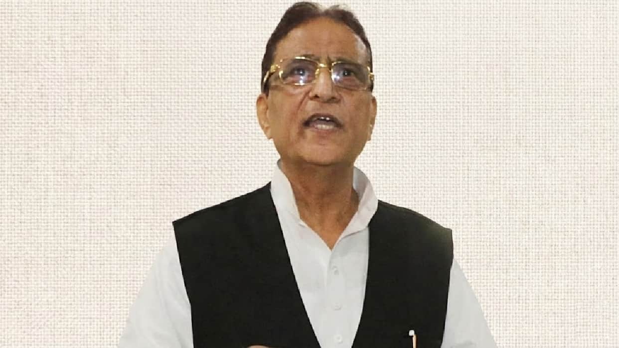 UP: Shivpal visits Azam Khan in jail, says he is in extreme pain; he is being made to lie on the floor.