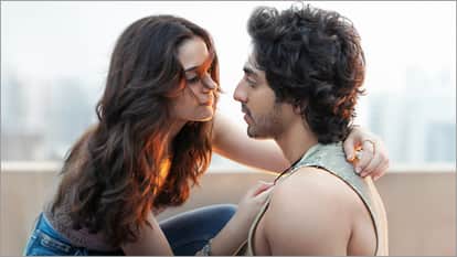 year ender 2025 bollywood box office report chhaava dhurandhar record earning