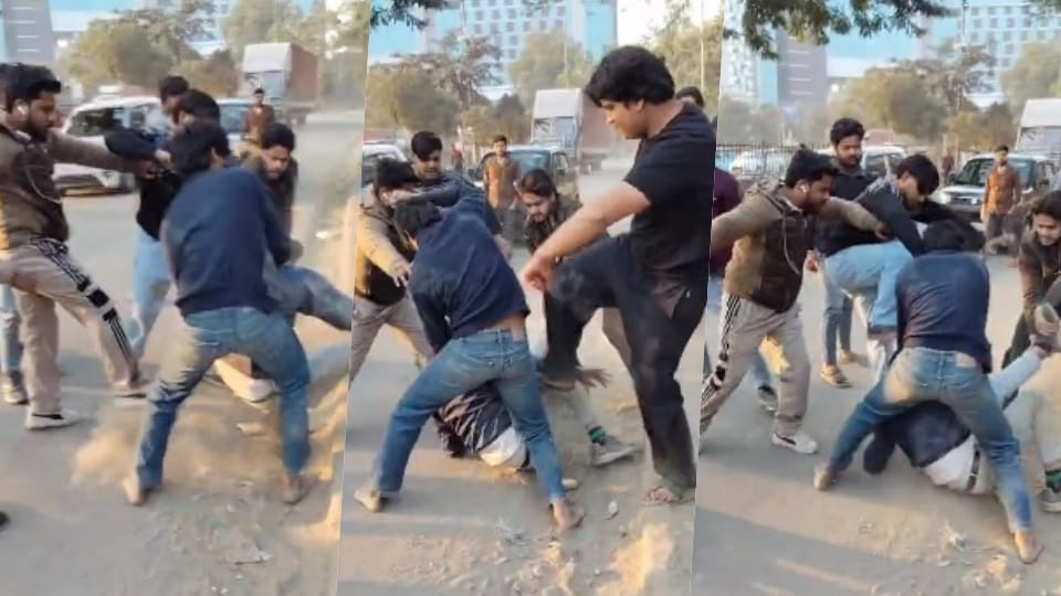 youths brutally beat up a delivery boy in Surajpur, Greater Noida