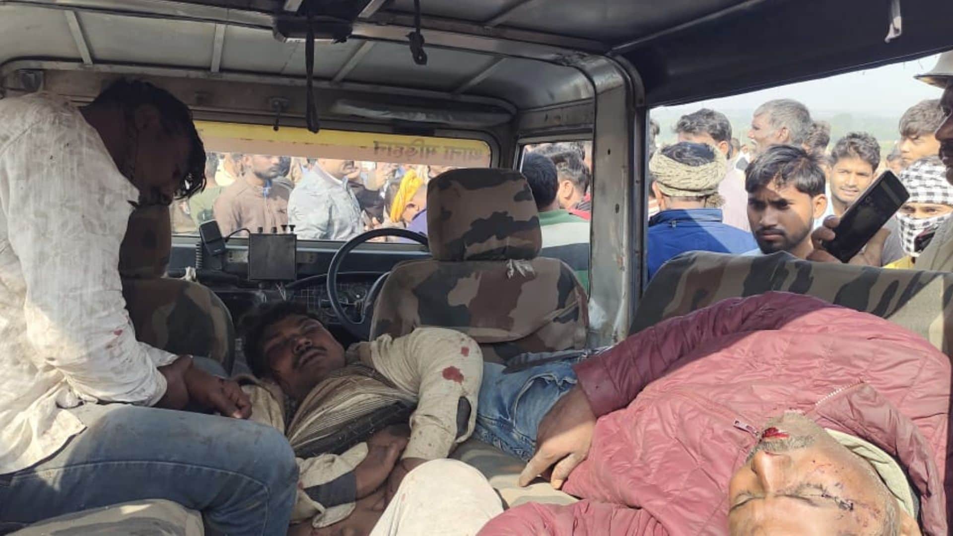 Chaos in Mirzapur Sheep thieves and police held hostage for 12 hours van pelted with stones