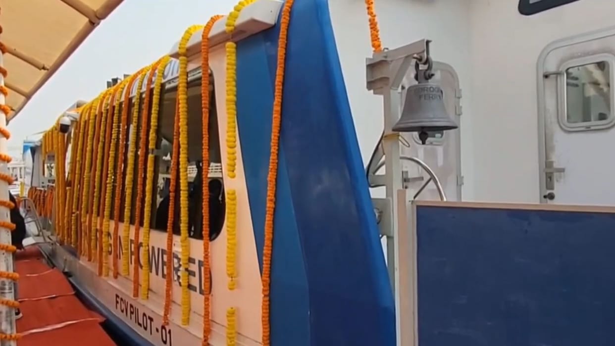 Union Minister Sarbananda Sonowal launched country first hydrogen-powered taxi in Varanasi