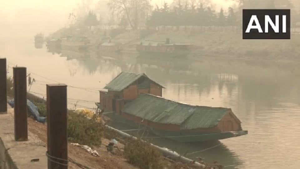 Cold wave continues in the Kashmir Valley as temperatures dip to sub-zero