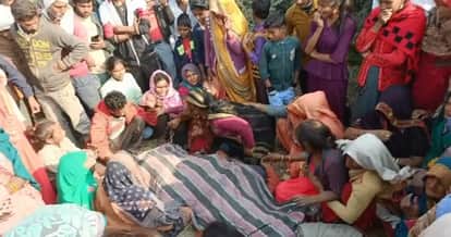 Farrukhabad Accident DCM truck runs over motorcycle two sisters and their brother died driver flees