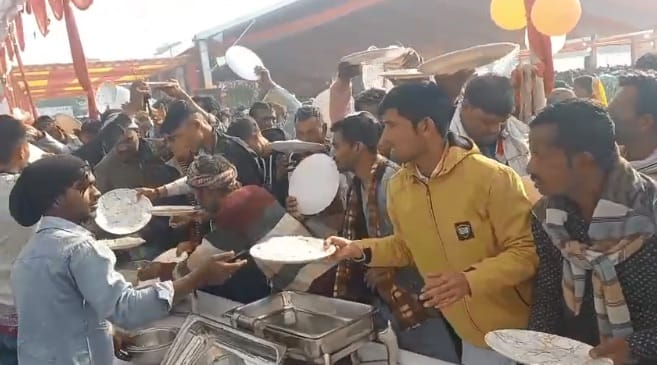 CM mass marriage ceremony in Kanpur Over 600 couples tied the knot scramble ensued for rasgullas