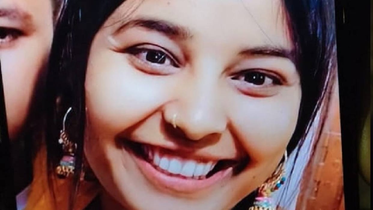 Uttar Pradesh: A beautician hanged herself; police arrived in eight minutes after a Meta alert... but her life