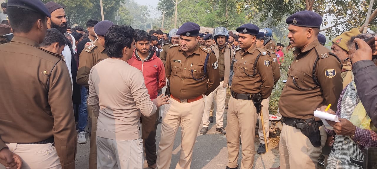 मौके पर पहुंची पुलिस