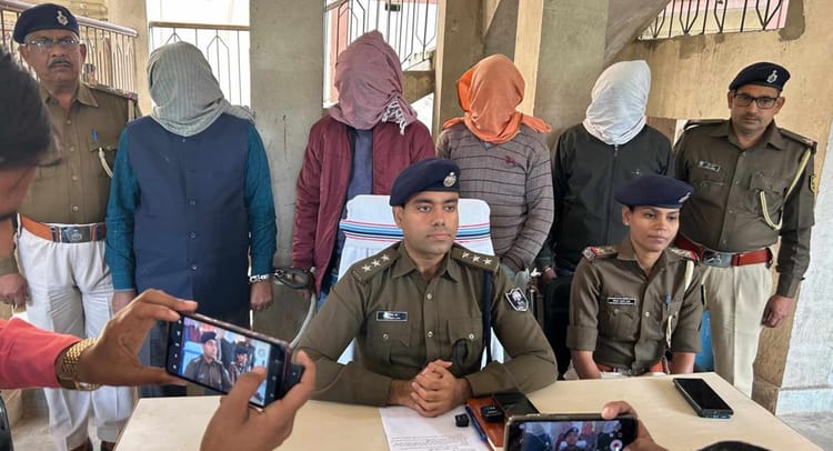 Bihar: फर्जी मजिस्ट्रेट के साथ गिरोह का भंडाफोड़, सिपाही भर्ती परीक्षा में बड़ा फर्जीवाड़ा उजागर