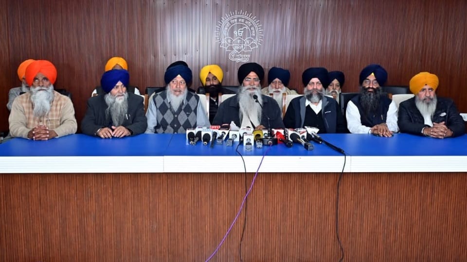 SGPC passed resolution on FIR in case of 328 copies of Sri Guru Granth Sahib