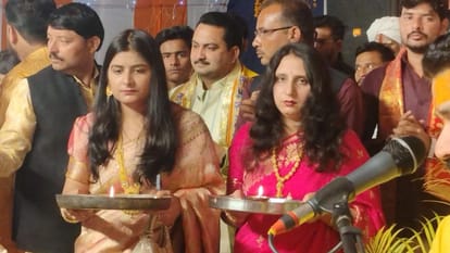 Jhansi: Cheers echoed on the fifth day of Shrimad Bhagwat Katha