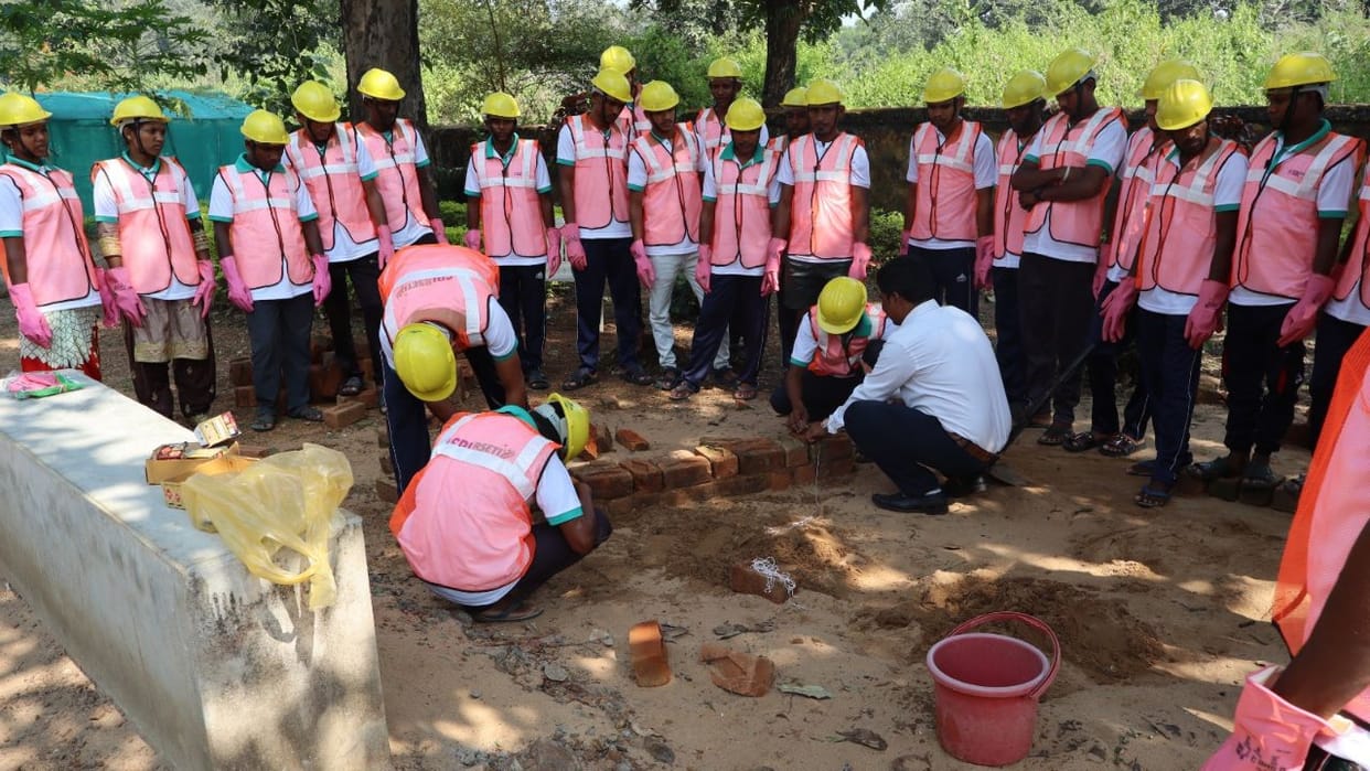 30 former Naxalite youth completed mason training in Bastar