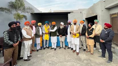 Zila parishad election Former Sarpanch of Khanna village Mahoun left SAD and joined AAP